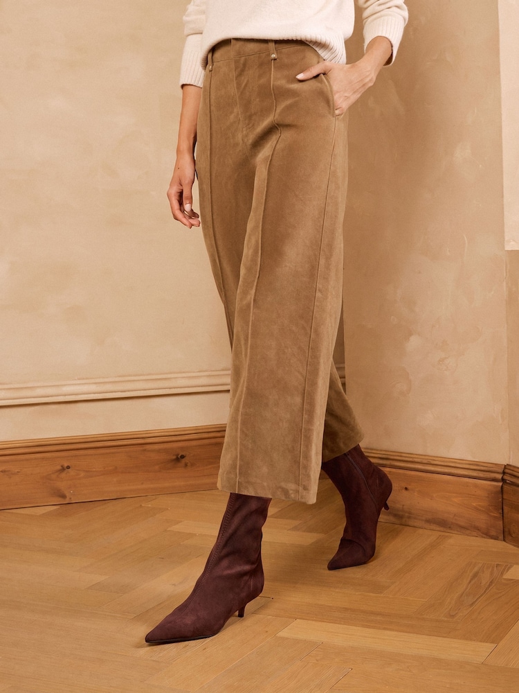Marron fauve - Love & Roses Wide Crop Faux Suede Trousers - Image 1 de 5 Marron fauve - Love & Roses Wide Crop Faux Suede Trousers - Image 1 de 5