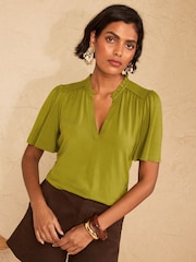 Verde lima - Love & Roses Notch Neck Flutter Sleeve T-Shirt - Imagen 1 de 4