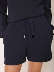 כחול  - מכנסיים קצרים Mint Velvet מבד רך במיוחד - תמונה 4 מתוך 8