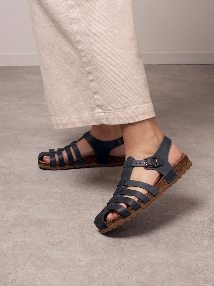 صندل Fisherman's بلون أزرق من Celtic & Co. - صورة 1 من 2