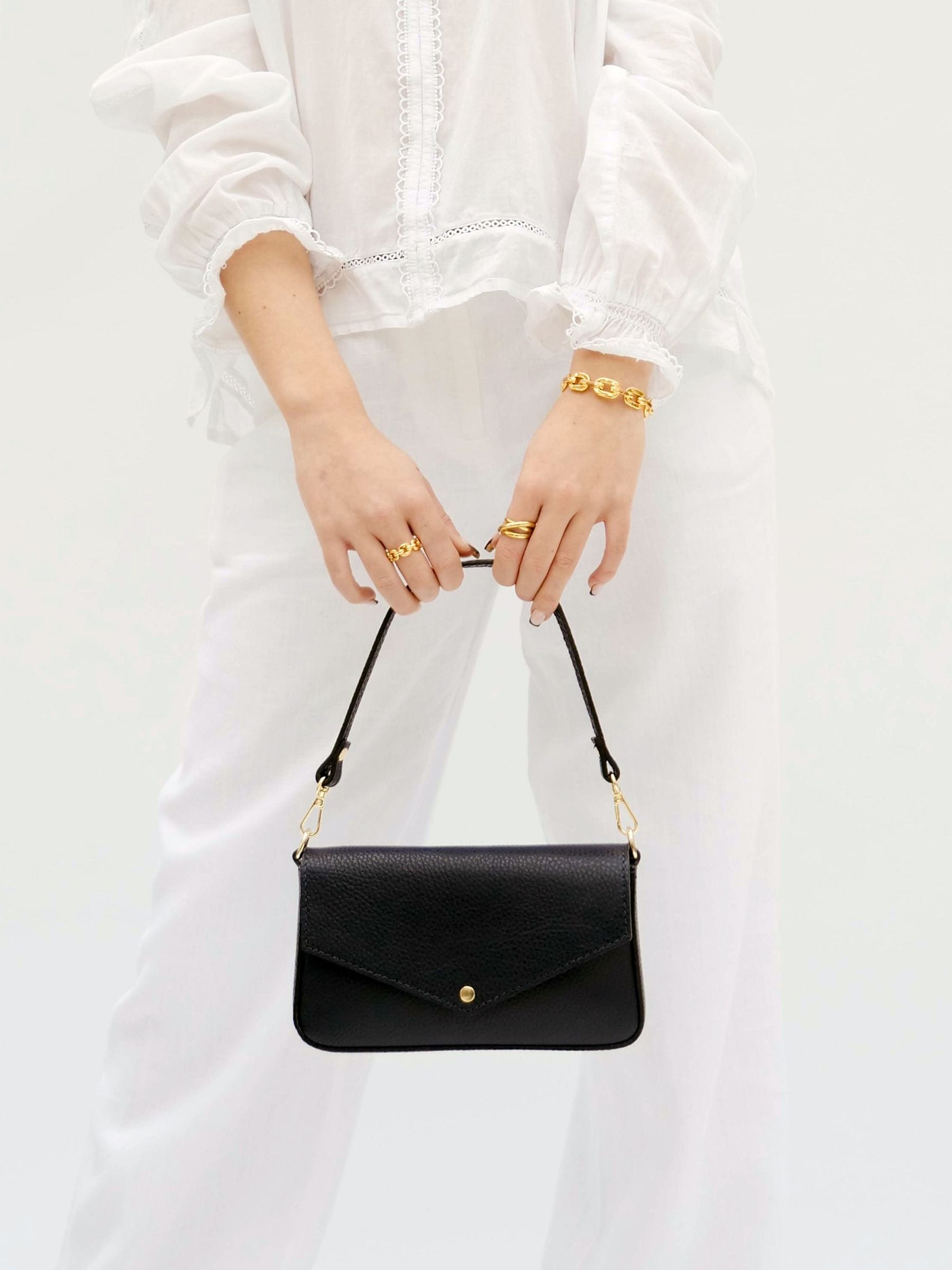 Apatchy Women's Navy The Munro Leather Shoulder Bag