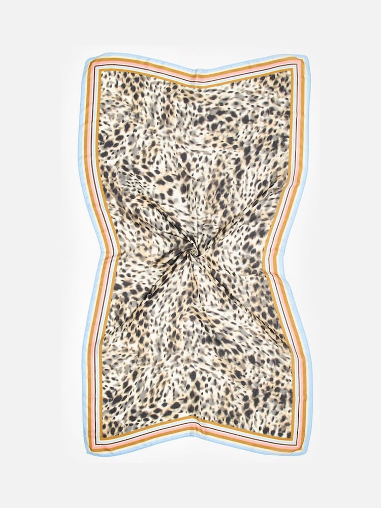 Oliver Bonas Leichter Schal mit Animal-Print - Bild 2 von 5