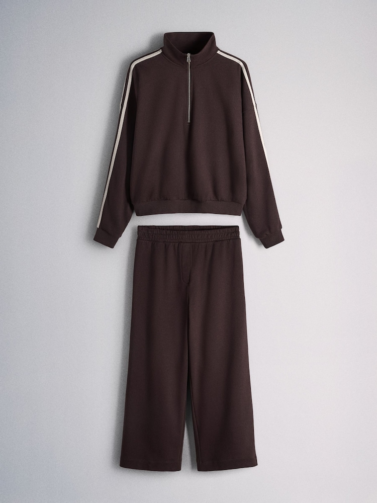 The Set Funnel Neck Sweat with Straight Leg Jogger Coord - 5এর মধ্যে 1 ছবি