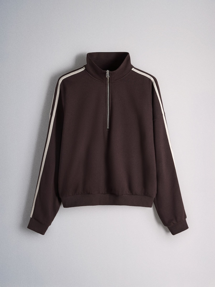 The Set Funnel Neck Sweat with Straight Leg Jogger Coord - 5এর মধ্যে 2 ছবি