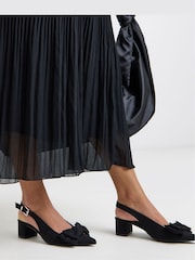 Crno - JD Williams praćke sa niskim blokom sa Mašnom - Slika 1 od 4