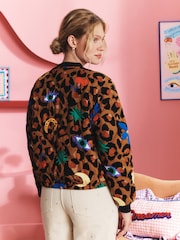 Eleanor Bowmer Leopard Icons Quilted Bomber Jacket - Image 4 de 6