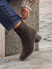 Marrone - Stivali con tacco largo Linzi Wander - Immagine 1 di 5