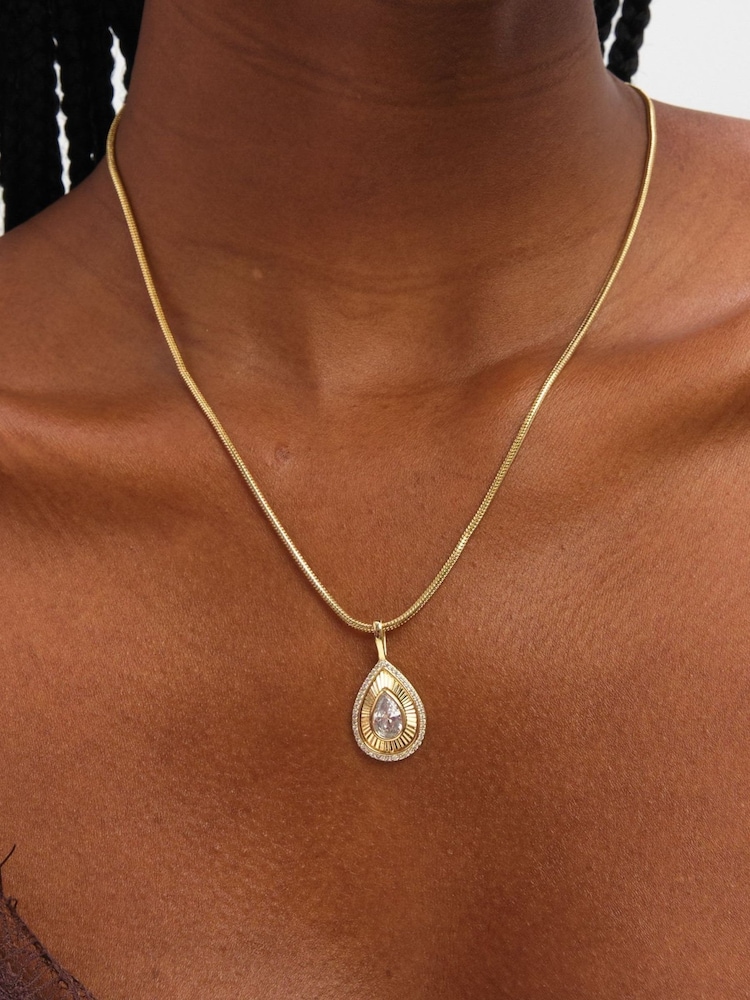 Jon Richard Gold Tone Diamond Cut Peardrop Pendant - Image 2 of 3