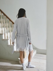 Banayad na Gray - Lace Detail Ribbed Lightweight Dressing Gown - Larawan 5 ng 9
