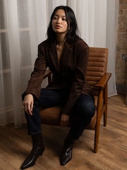 Amy Lynn Rina Faux Suede Boxy Blazer Jacket With Smocked Waist - Imagen 2 de 10