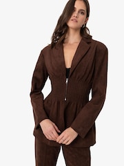 Amy Lynn Rina Faux Suede Boxy Blazer Jacket With Smocked Waist - Imagen 5 de 10