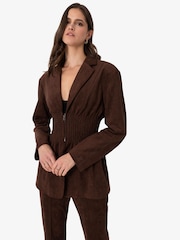 Amy Lynn Rina Faux Suede Boxy Blazer Jacket With Smocked Waist - Imagen 7 de 10