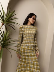 Amy Lynn Elsa Plaid Long Sleeve Smocked Top - Imagen 2 de 11