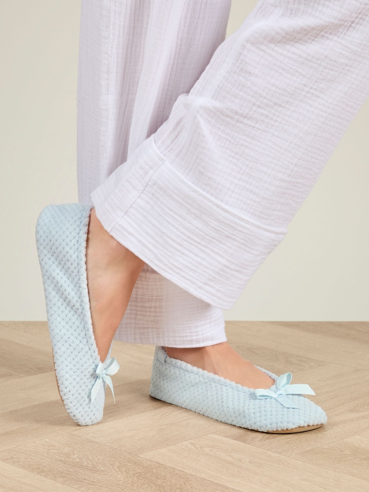 Totes Blue Isotoner Popcorn Slippers - Image 1 of 4