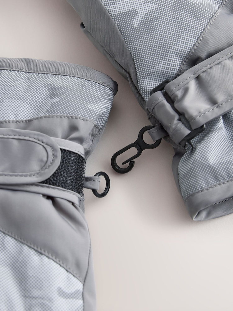 Grey Reflective Ski Gloves (3-16yrs) - Image 2 of 3 Grey Reflective Ski Gloves (3-16yrs) - Image 2 of 3