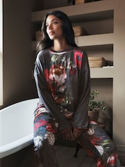 Grau mit Blumenmotiv - B by Ted Baker Cosy Pyjamas Set - Bild 2 von 6