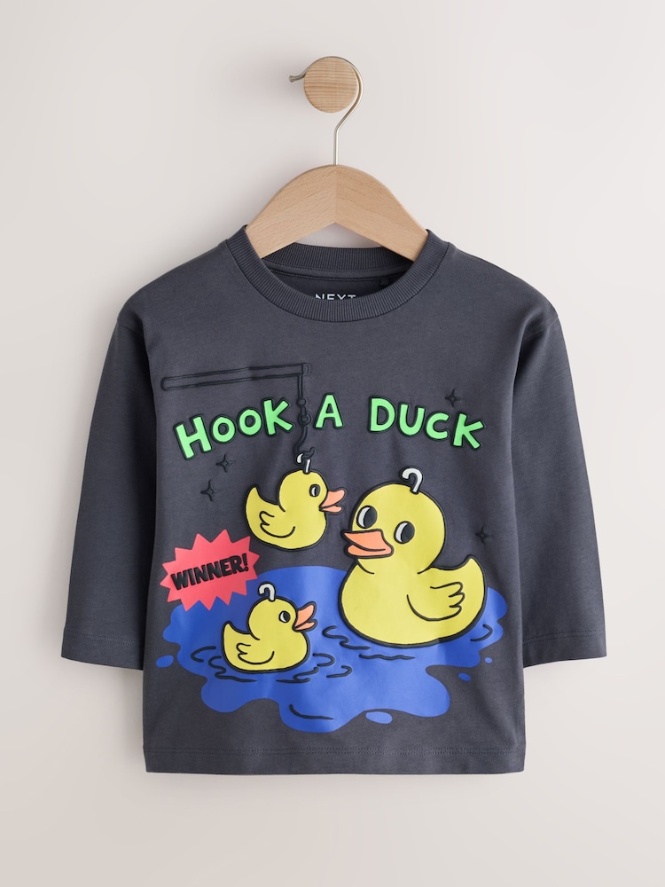 Charcoal Grey Hook a Duck - 長袖 グラフィック Tシャツ(3ヶ月~7 歳) - 画像 1 / 4 Charcoal Grey Hook a Duck - 長袖 グラフィック Tシャツ(3ヶ月~7 歳) - 画像 1 / 4