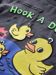 Charcoal Grey Hook a Duck - 長袖 グラフィック Tシャツ（3ヶ月～7 歳） - 画像 4 / 4