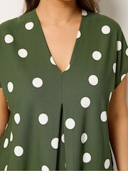 Yours Curve Green Pleated Crepe Grown On Sleeve T-Shirt - Image 4 of 5