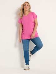 Yours Curve Green Core Short Sleeve T-Shirts 3 Pack - Image 5 of 9