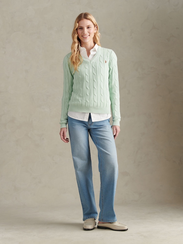 ירקרק מעורפל - .U.S. Polo Assn סוודר בסריגת צמות של צווארון וי - תמונה 2 מתוך 7