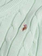 ירקרק מעורפל - .U.S. Polo Assn סוודר בסריגת צמות של צווארון וי - תמונה 7 מתוך 7