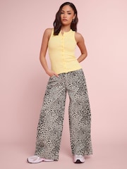 PixieGirl Petite Brown Leopard Print Wide Leg Jeans - Image 2 of 3