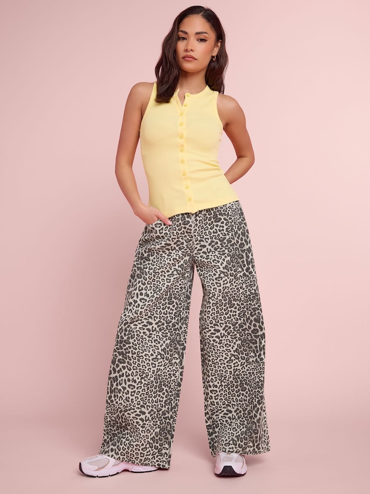 PixieGirl Petite Brown Leopard Print Wide Leg Jeans - Image 2 of 3