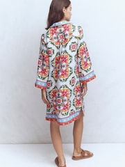 فستان قصير من الكتان تصميم Carmen من Boden - صورة 4 من 6