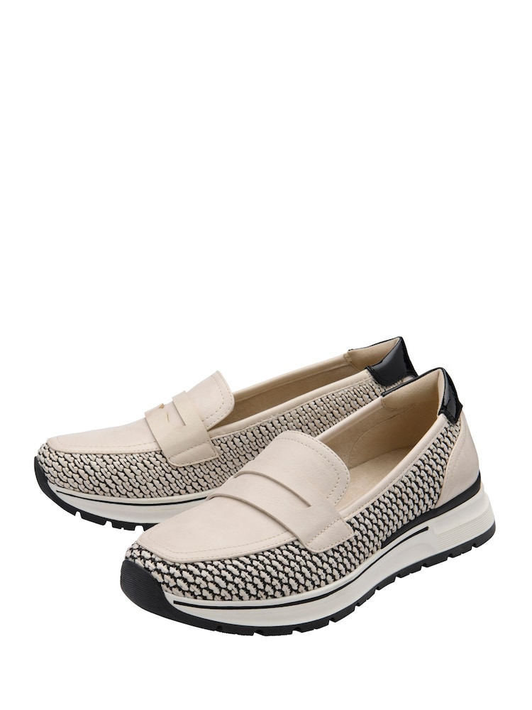 Lotus White Slip-On Shoes - Image 2 of 4 Lotus White Slip-On Shoes - Image 2 of 4