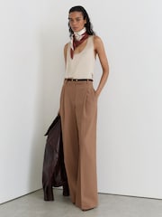 Chameau - Reiss Luna Wool-Blend Wide-Leg Pleated Trousers - Image 1 de 7