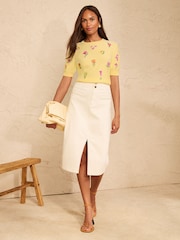 Love & Roses Yellow Floral Embroidered Detail Crew Neck Short Sleeve Knitted Top - Image 3 of 4