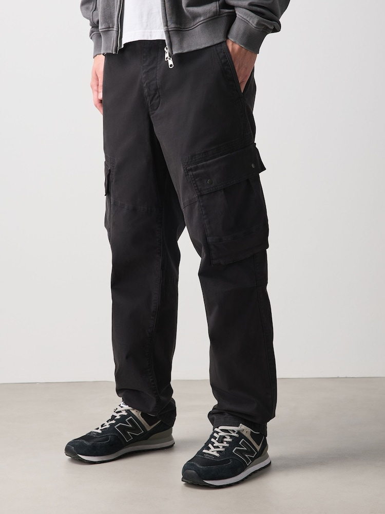 Schwarz - Utility-Cargohose mit Stretch - Bild 1 von 9 Schwarz - Utility-Cargohose mit Stretch - Bild 1 von 9