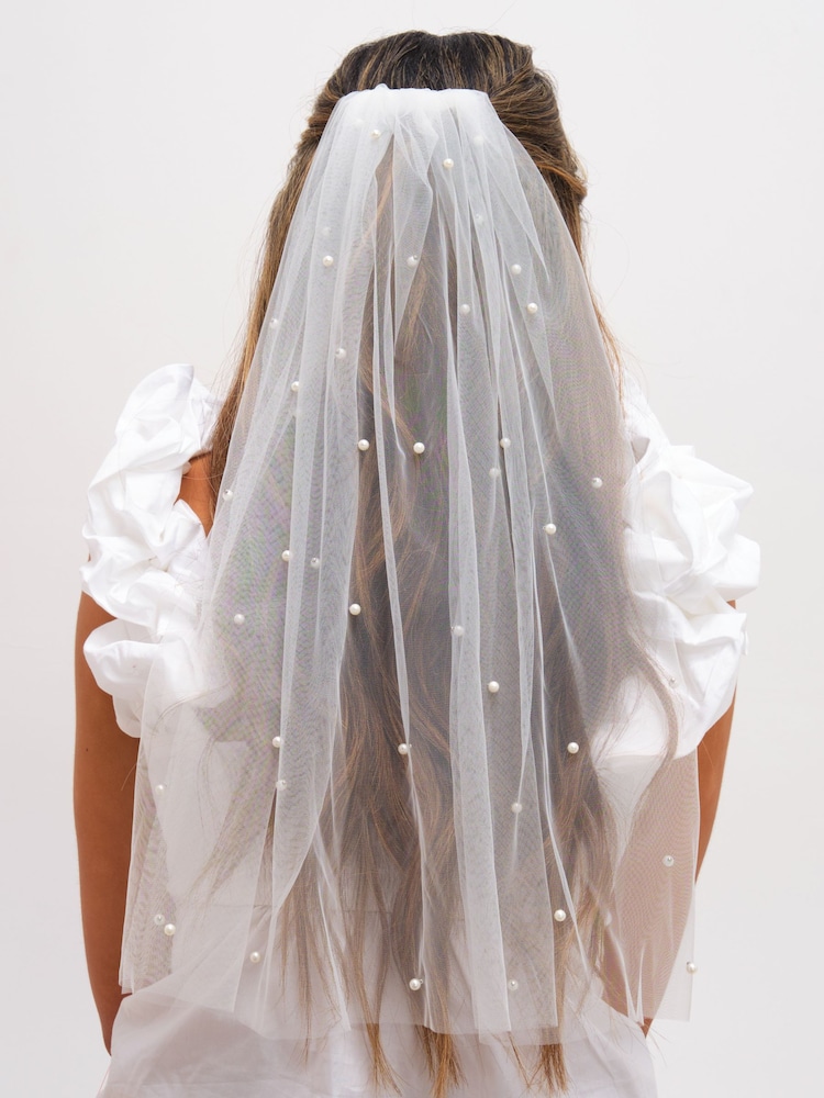 Jon Richard White Short Pearl Veil - Image 1 of 2