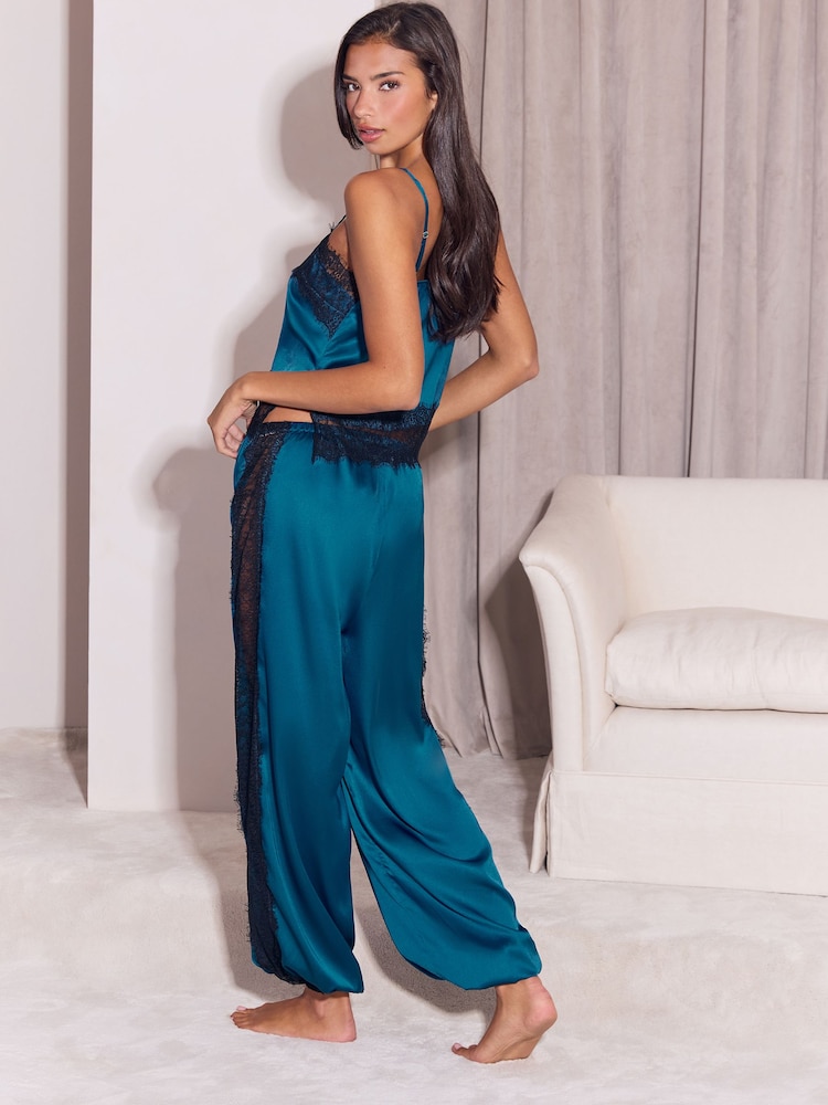 Blau - Lipsy Lace Detail Satin Balloon Leg Pyjamas Set - Bild 5 von 5 Blau - Lipsy Lace Detail Satin Balloon Leg Pyjamas Set - Bild 5 von 5