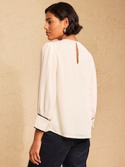 Love & Roses Ivory 3/4 Sleeve Scallop Detail Blouse - Image 4 of 4