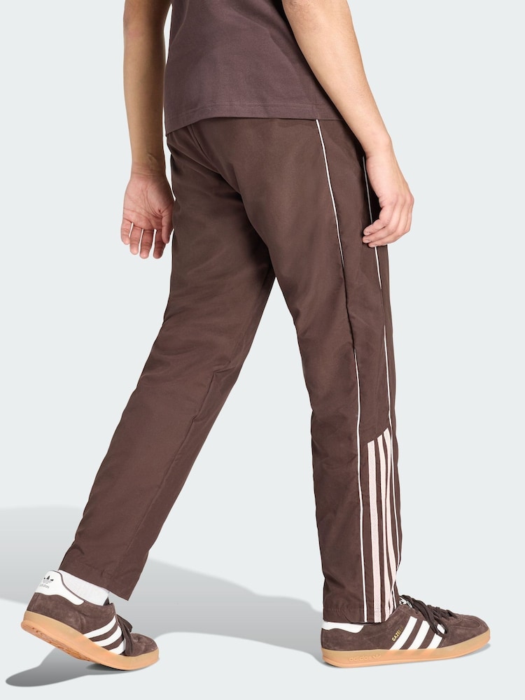 بنطلون رياضي مزين بنصف خطوط جانبية من adidas Originals - صورة 2 من 5