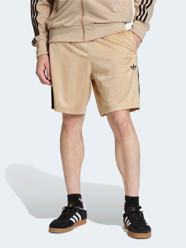 adidas Originals 3-Stripes Loose Engineered Shorts - תמונה 1 מתוך 6 adidas Originals 3-Stripes Loose Engineered Shorts - תמונה 1 מתוך 6