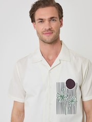 Threadbare Abstract Beach Print Cotton Poplin Short Sleeve Shirt - Billede 5 af 5