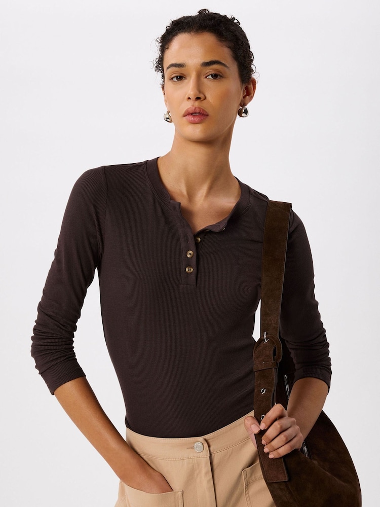 بني - Whistles Essential Rib Henley T-Shirt - صورة 1 من 5