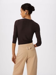 بني - Whistles Essential Rib Henley T-Shirt - صورة 2 من 5