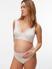 حمالة صدر للحمل والرضاعة بتصميم متقاطع من دانتيل من Mamalicious - صورة 2 من 5