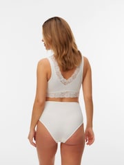 حمالة صدر للحمل والرضاعة بتصميم متقاطع من دانتيل من Mamalicious - صورة 3 من 5