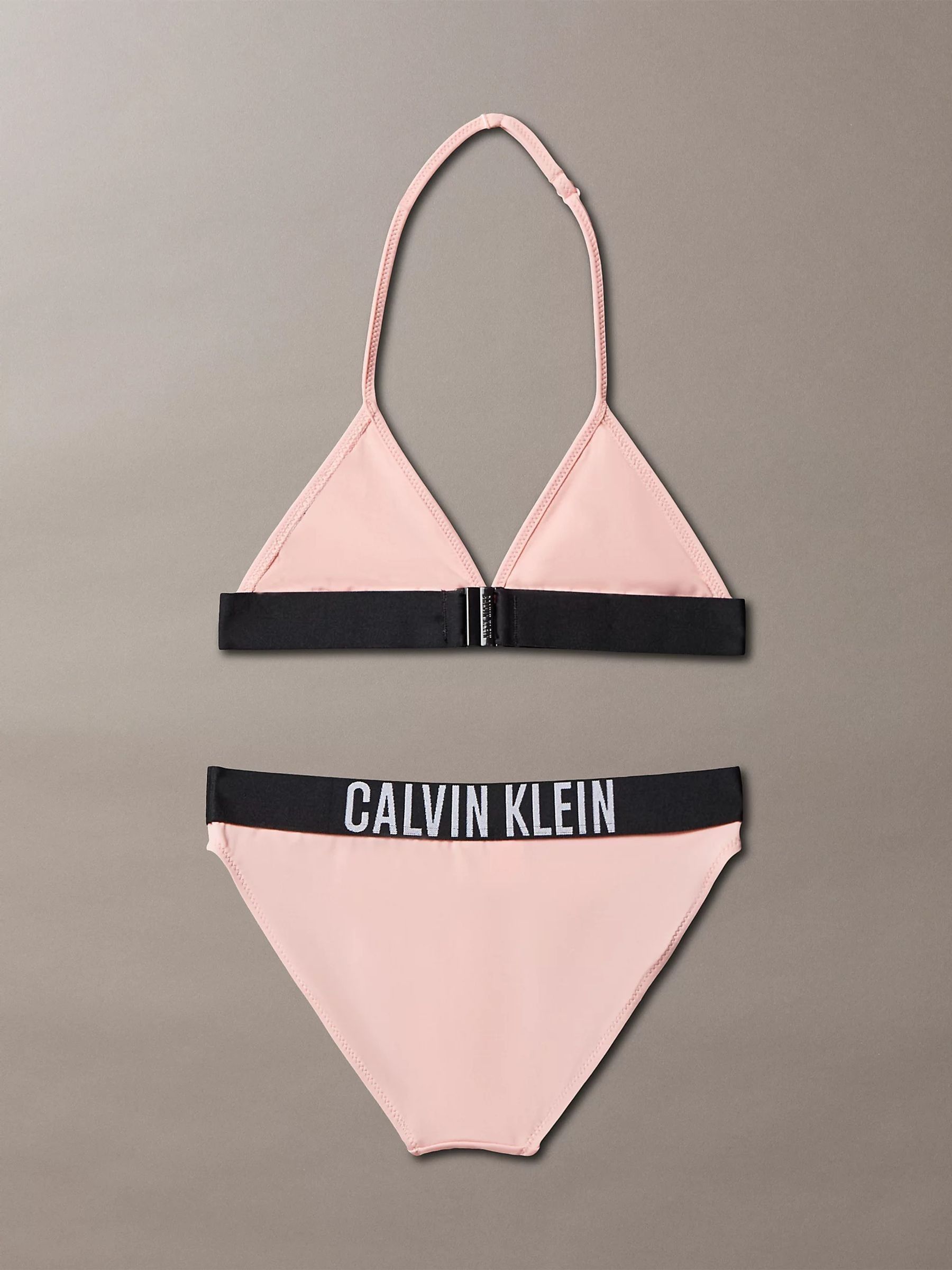 Next：日本 ピンク - Calvin Klein Intense Power トライアングル