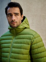 Limonkowo-zielony - Lightweight Shower Resistant Quilted Jacket - Obraz 4 z 7
