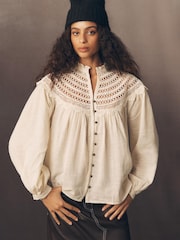 Anthropologie Pilcro Lace Yoke Peasant Cream Blouse - Image 3 sur 4