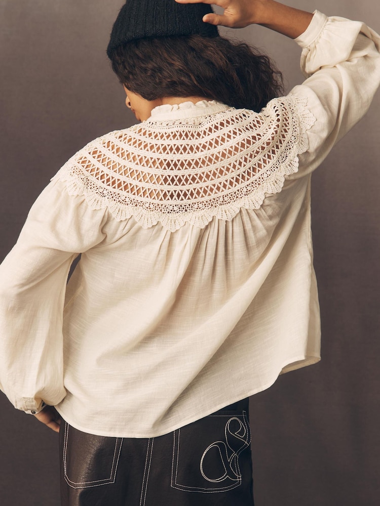 Anthropologie Pilcro Lace Yoke Peasant Cream Blouse - Image 4 sur 4