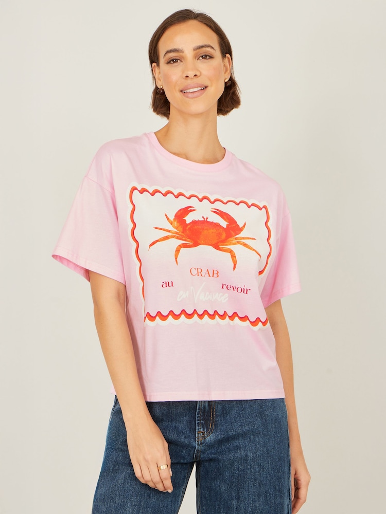Yumi Pink Crab Vacation Print T-Shirt - Image 1 of 5