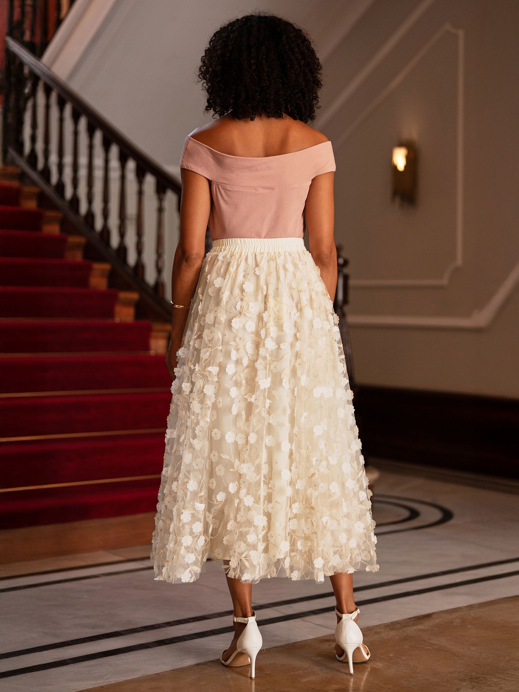 完売品　glam lips パウダーブリーチ フレア SKIRT Buy Yumi Cream Mesh Floral Applique Midi Skirt from Next USA