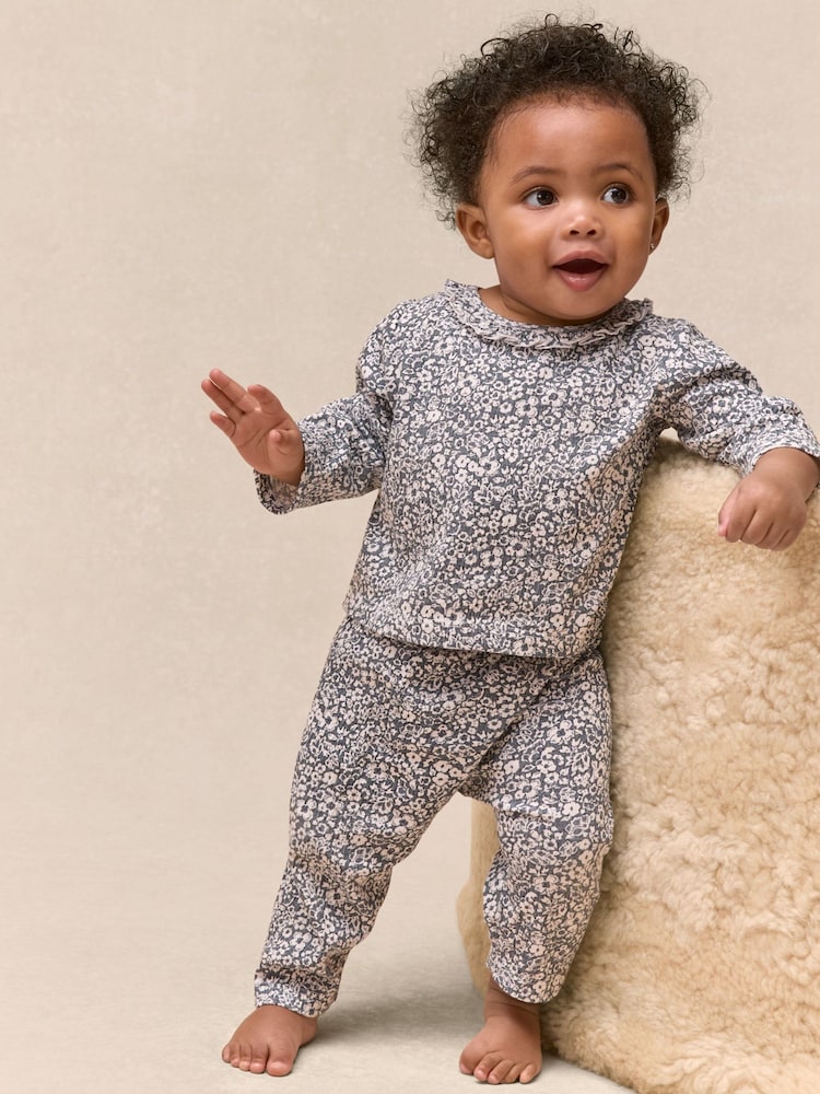 The White Company Textured Cotton Blend Petunia Print Pyjamas - صورة 1 من 5 The White Company Textured Cotton Blend Petunia Print Pyjamas - صورة 1 من 5